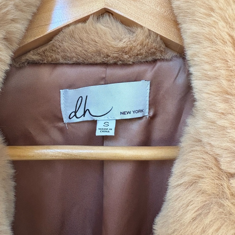 DH NEW YORK Faux Fur Teddy Coat - Picture 3 of 7